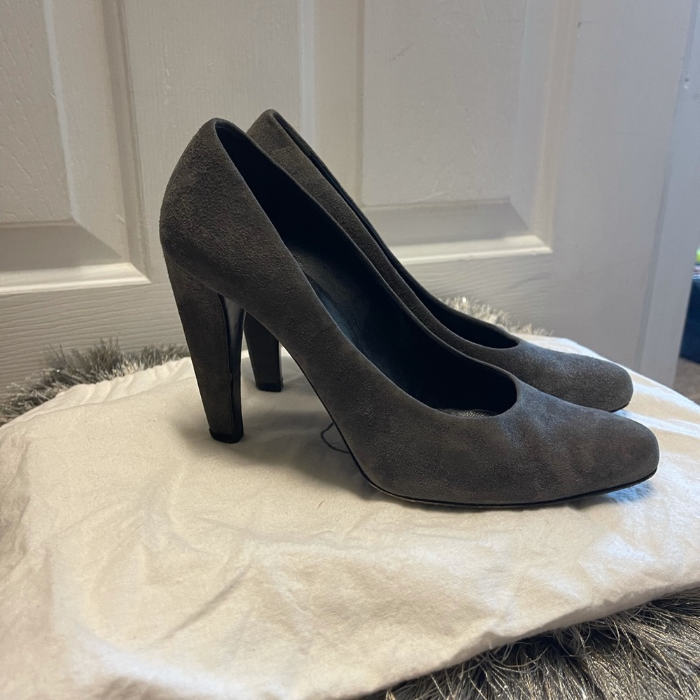Prada Heels 💯 Gray